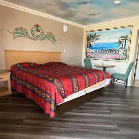 Robinhood Motel Anaheim West Экстерьер фото