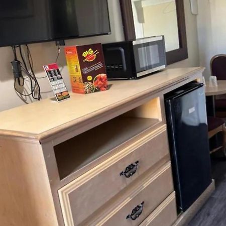 Robinhood Motel Anaheim West Экстерьер фото