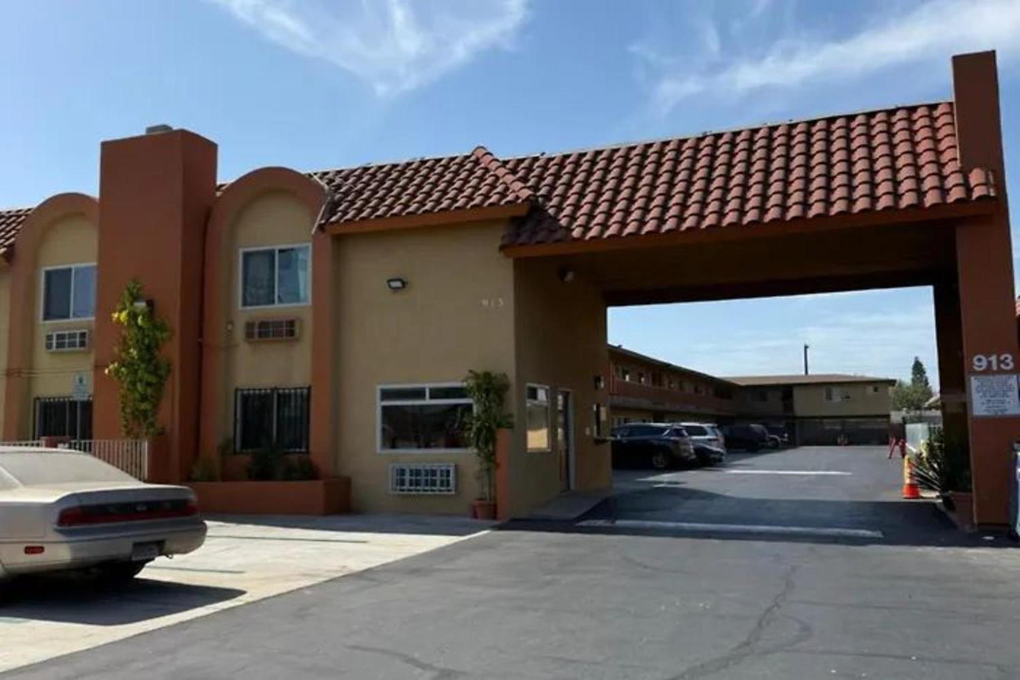 Robinhood Motel Anaheim West Экстерьер фото